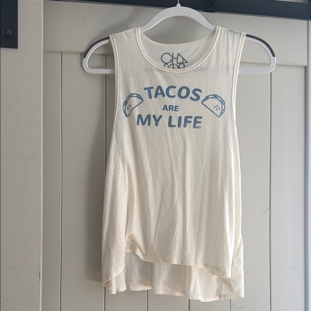 Chic White Sleeveless Top